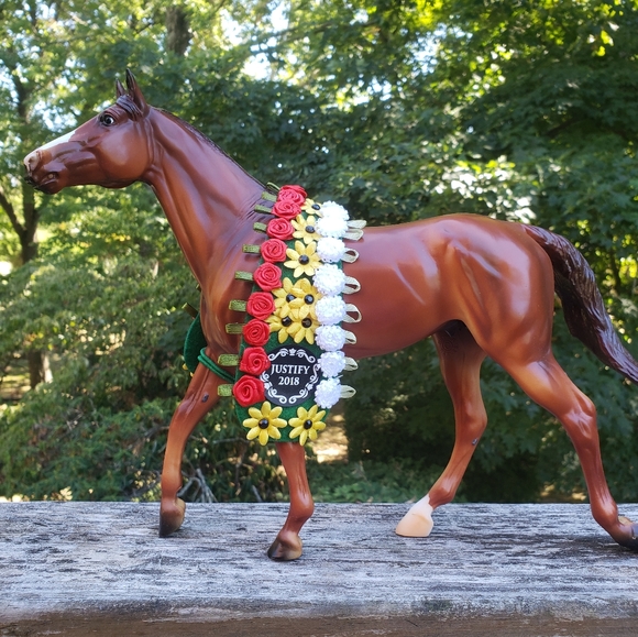 BREYER HORSE LOT, message me if interested! - Picture 8 of 11